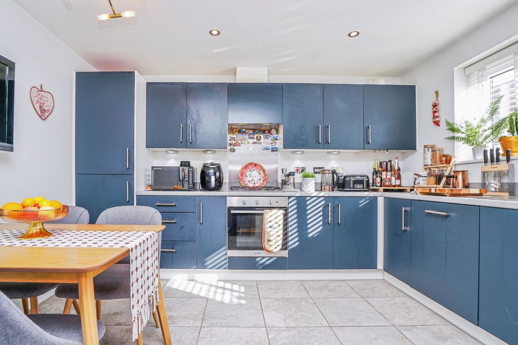 Additional image 5 of 3 bed semi-detached house for saleSwallow Crescent, Leeds LS12