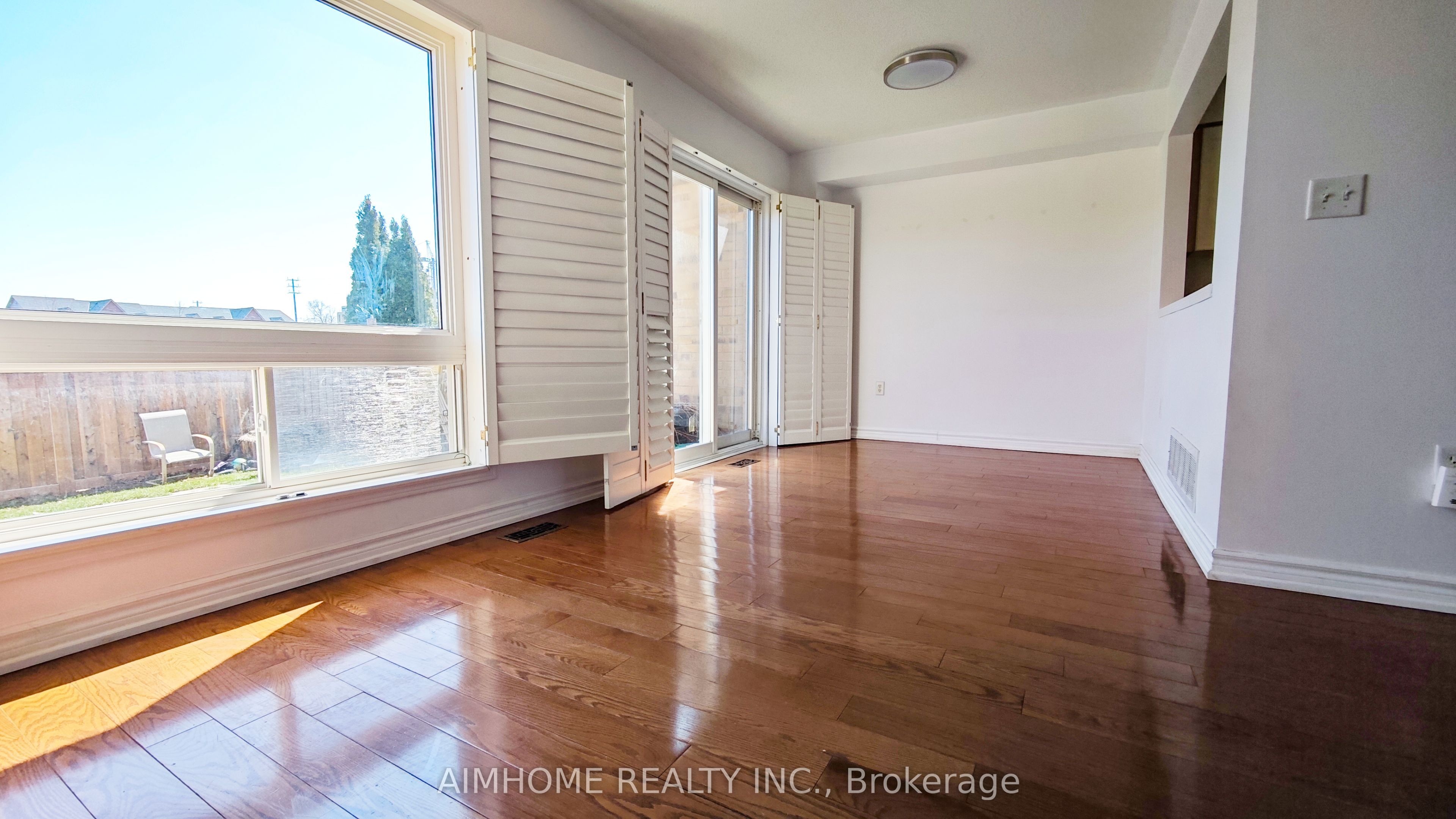 340 Kittridge Road, Oakville, ON, L6H 7K6