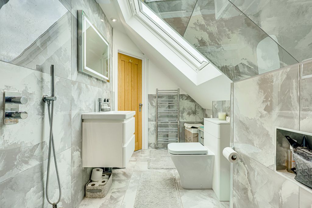 Additional image 40 of 4 bed detached house for saleCastle Road, Benfleet SS7