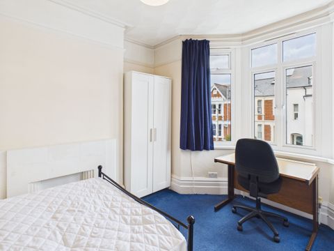 Room 4, Divinity Road OX4, Room to rent