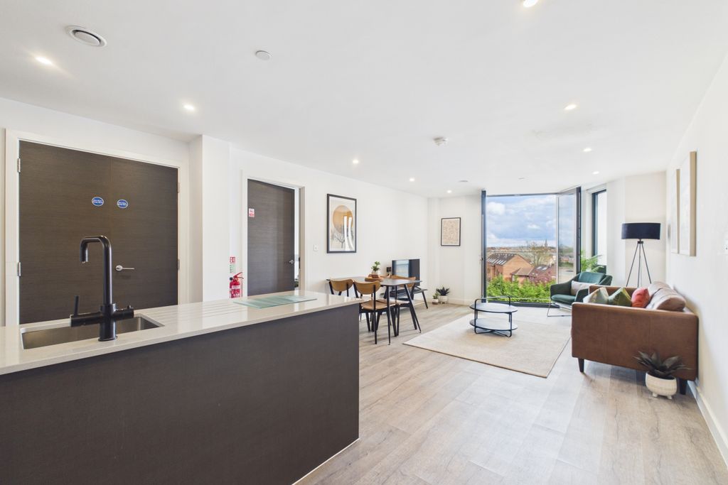 Additional image 13 of 2 bed flat for saleCity Gate, Eboracum Way, York, North Yorkshire YO31