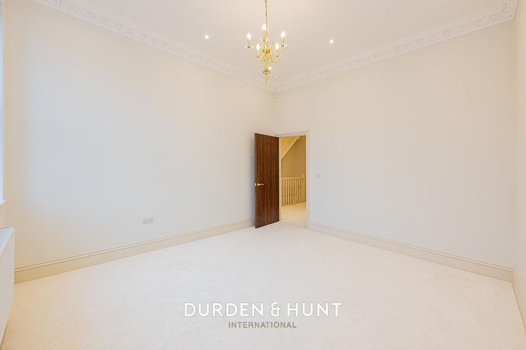 Additional image 24 of 5 bed semi-detached house for salePalmerston Road, Buckhurst Hill IG9