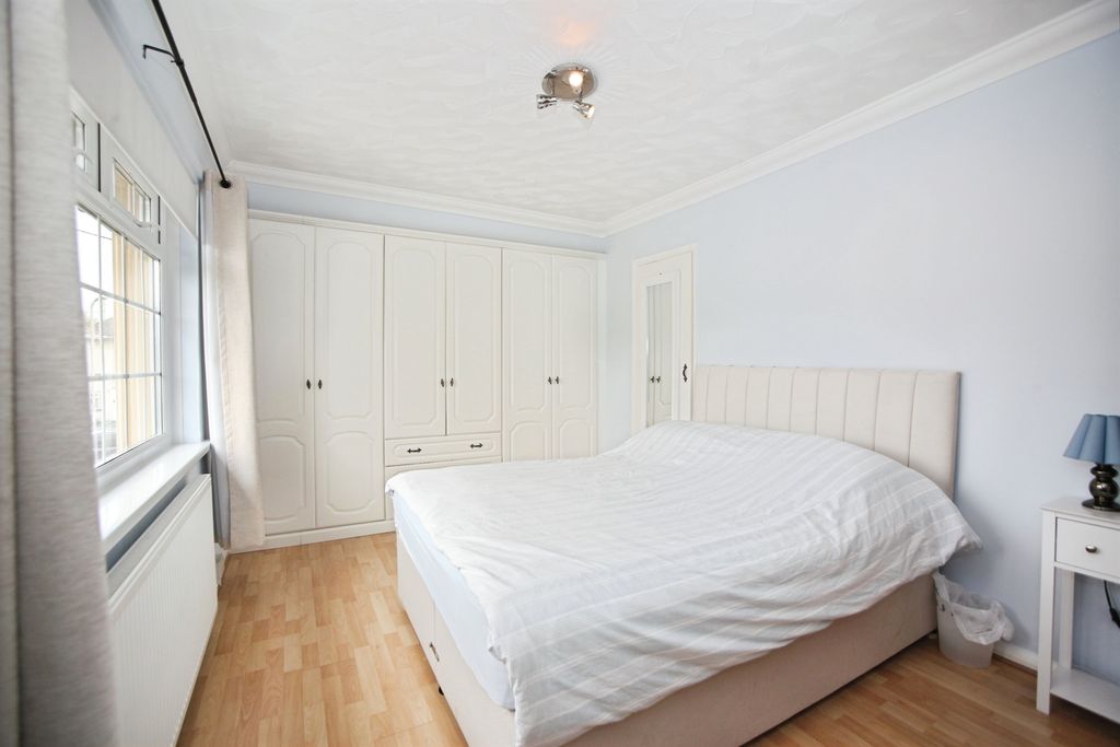 Additional image 10 of 3 bed semi-detached house for saleHeol-Yr-Onen, Caerphilly CF83
