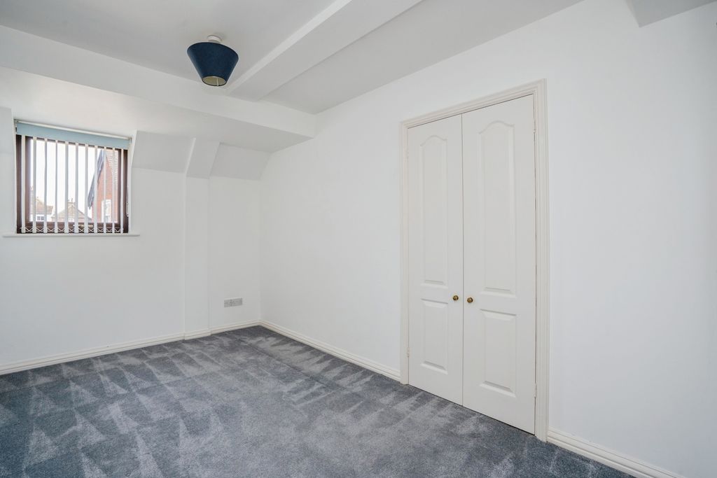 Additional image 11 of 2 bed flat for salePelham Terrace, Emsworth, Hampshire PO10