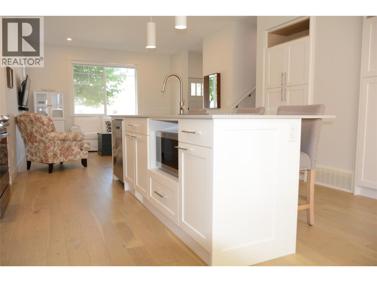 Additional image 4 of 104-1393 9th Avenue, Kamloops, BC, V2C0H8