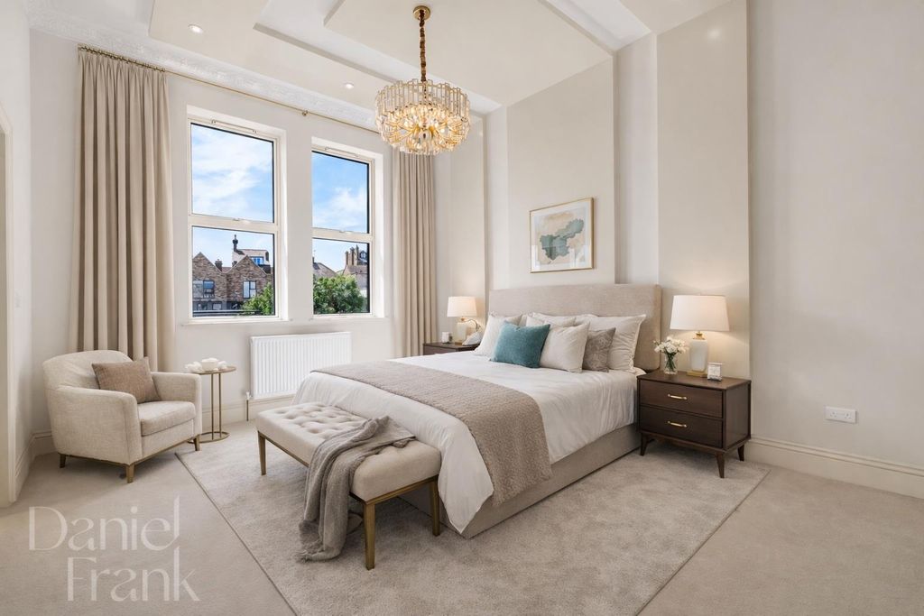 Additional image 22 of 5 bed semi-detached house for salePalmerston Road, Buckhurst Hill IG9