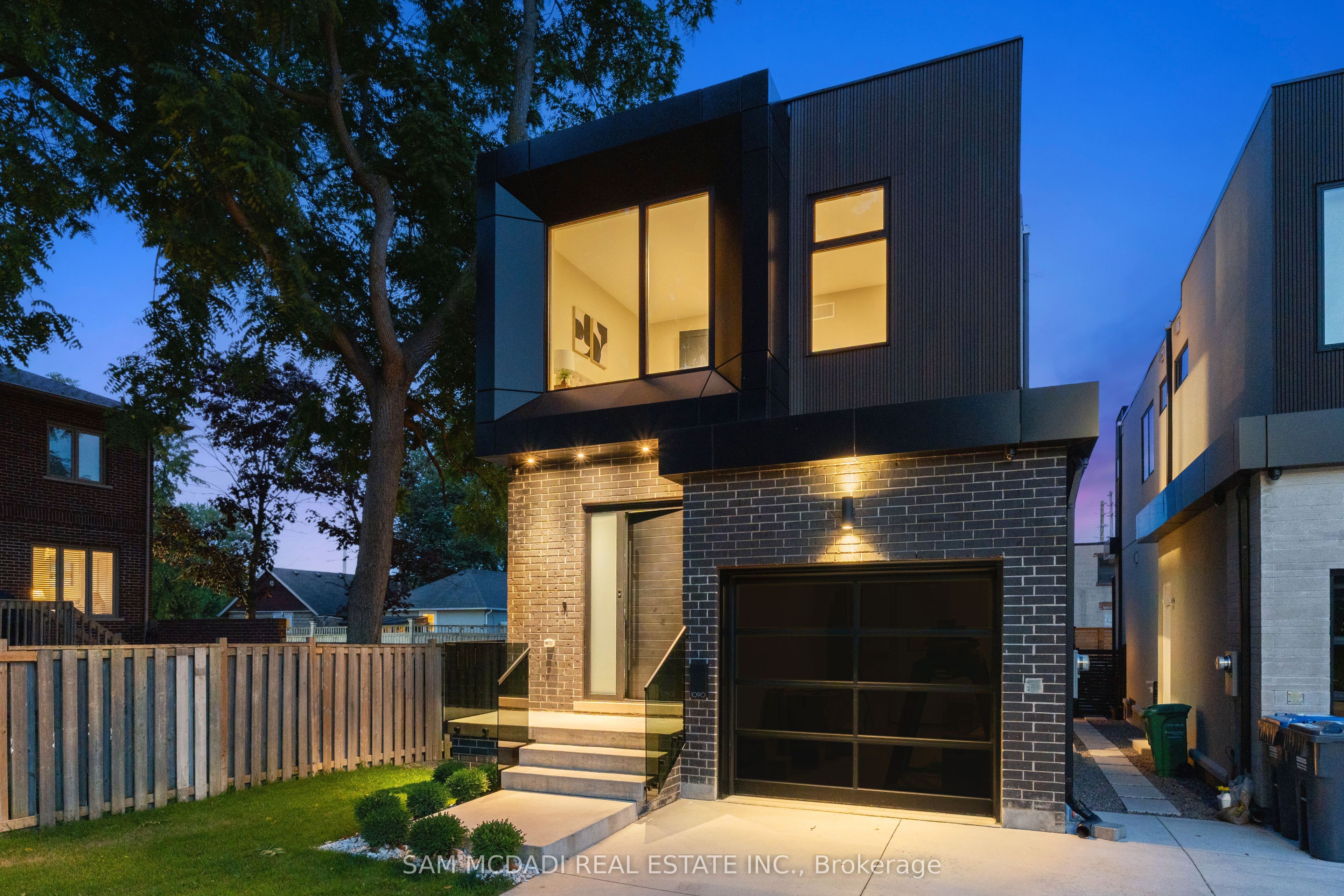 1090 Ella Avenue, Mississauga, ON, L5E 1H5