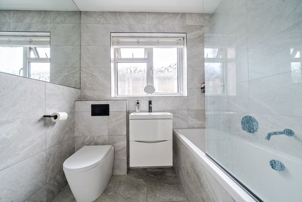 Additional image 18 of 4 bed bungalow for saleMeadow Way, Addlestone KT15