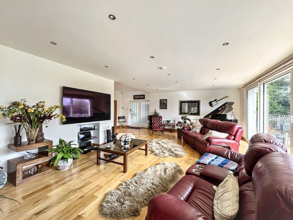 Additional image 3 of 4 bed detached house for salePopps Lane, Bexhill-On-Sea TN39