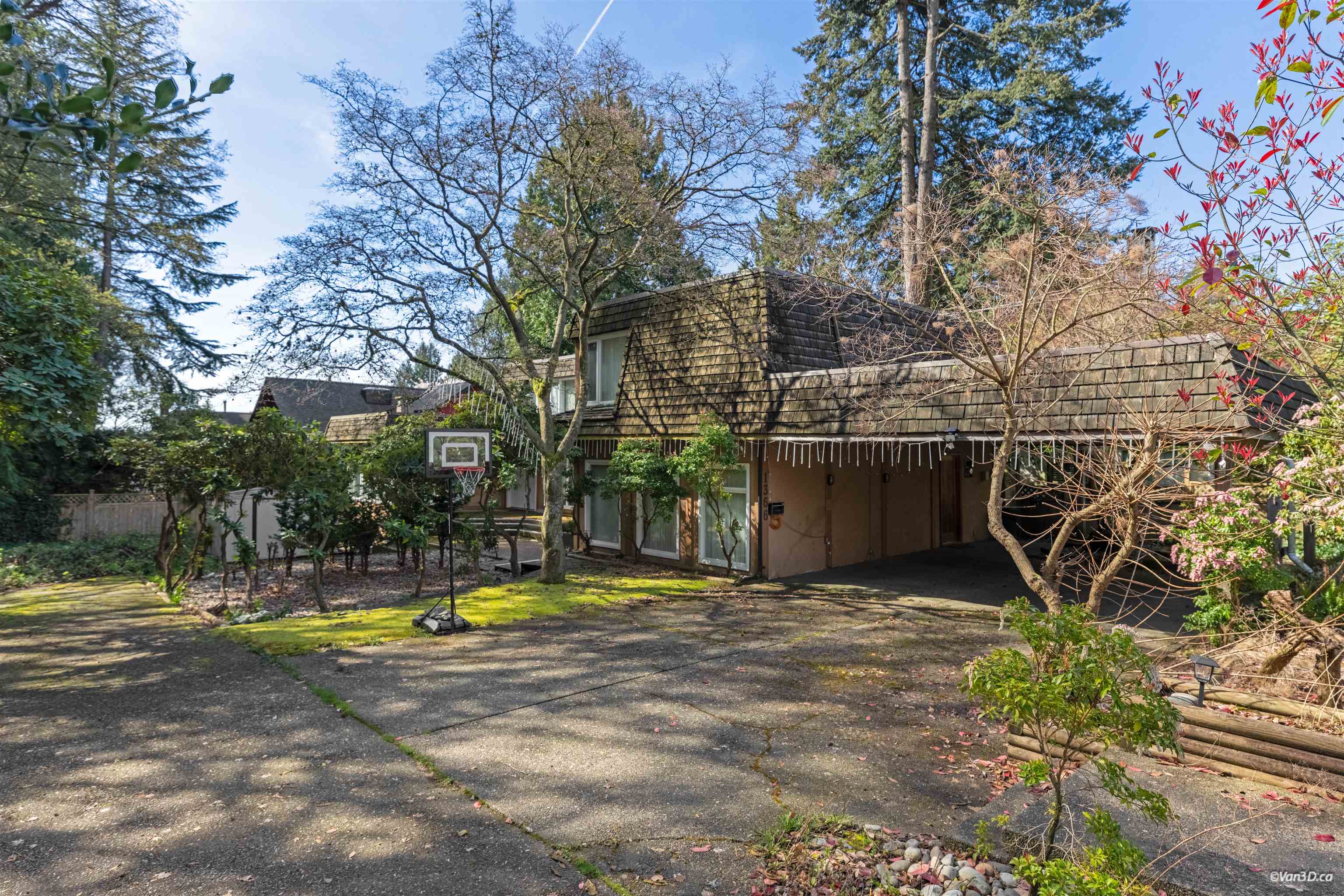 1366 Kings Avenue, West Vancouver, BC, V7T 2C6