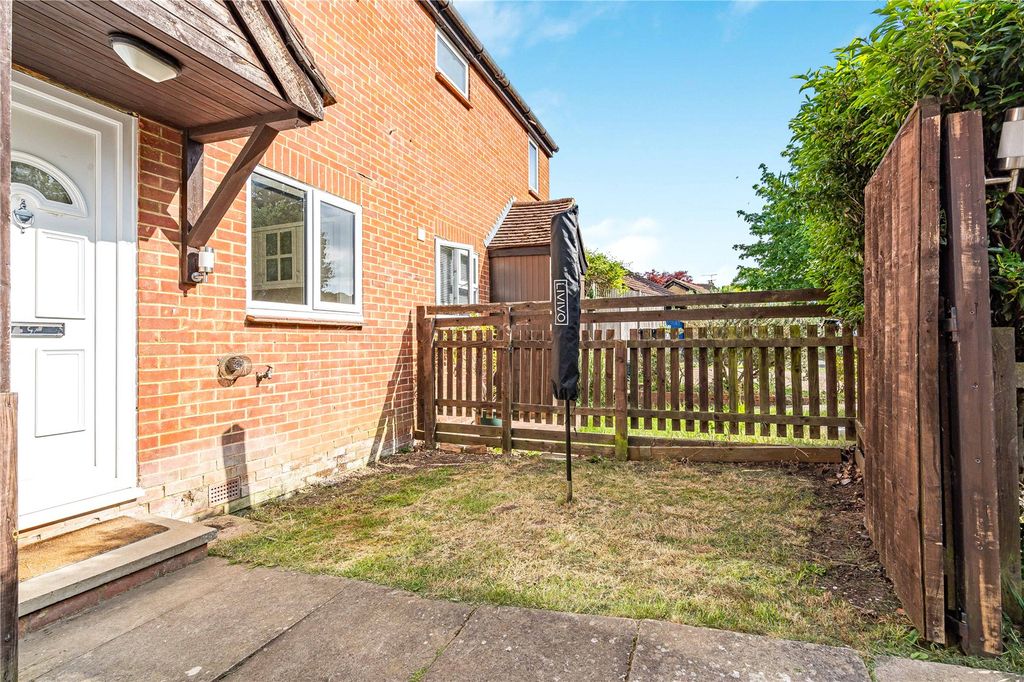 Additional image 13 of 1 bed semi-detached house for saleBitterne Drive, Woking, Surrey GU21