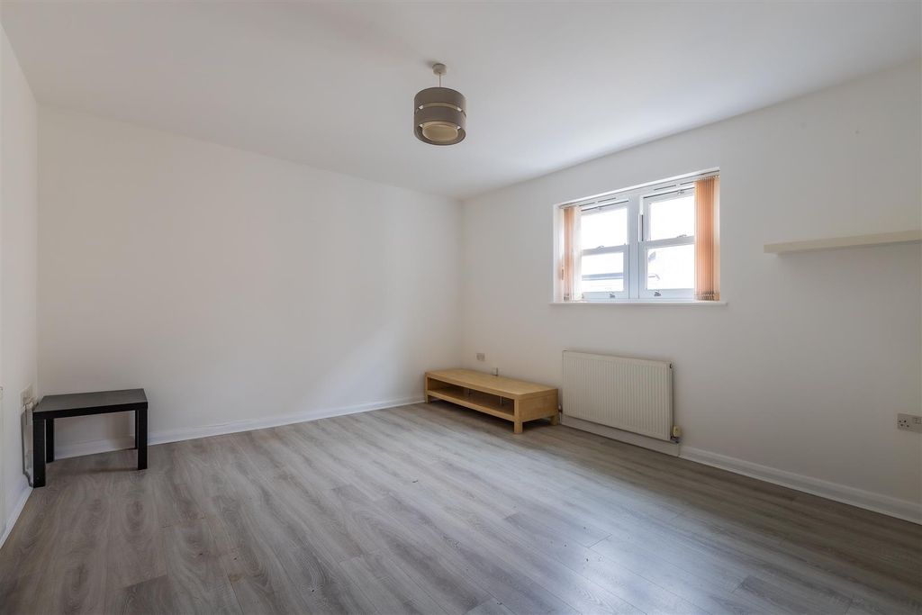 Additional image 3 of 2 bed flat for saleCathedral Road, Pontcanna, Cardiff CF11