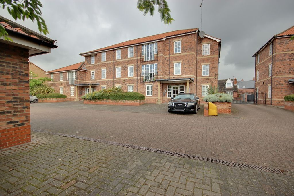 Additional image 10 of 2 bed flat for saleMill View Place, Mill View Road, Beverley HU17