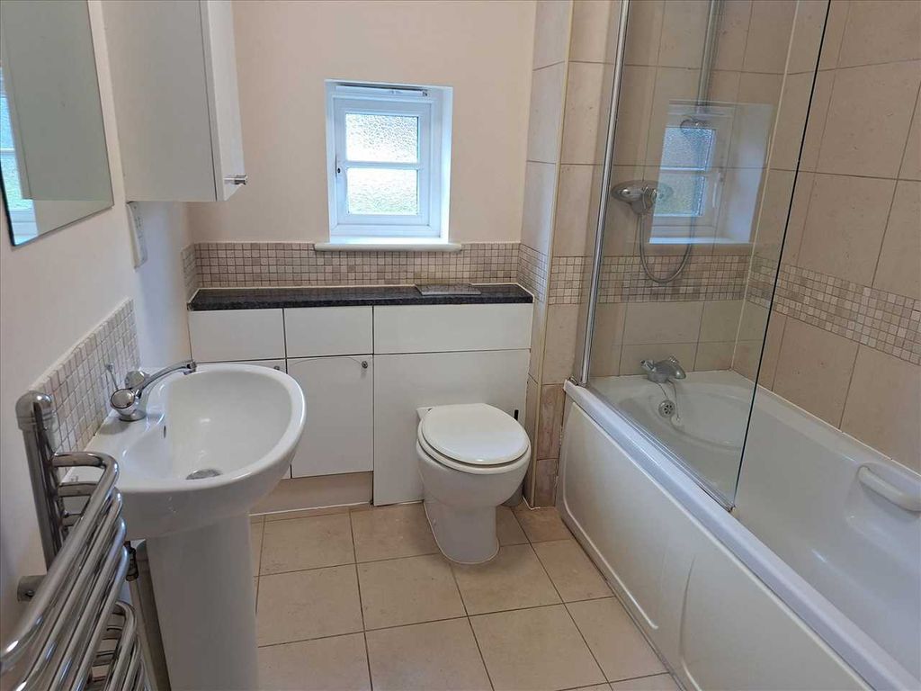 Additional image 8 of 2 bed flat for saleManor Court, Manor Lane, Old Basing, Basingstoke RG24
