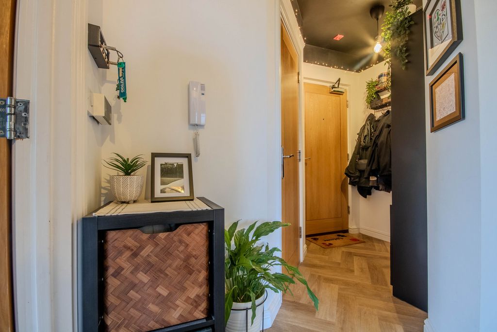 Additional image 2 of 1 bed flat for saleWyncliffe Gardens, Cardiff CF23