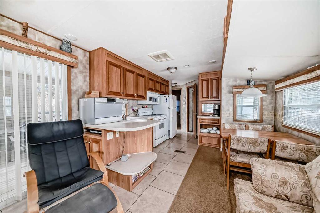 Additional image 5 of 45 Points West Resort , Sylvan Lake, AB, T4S 1T3