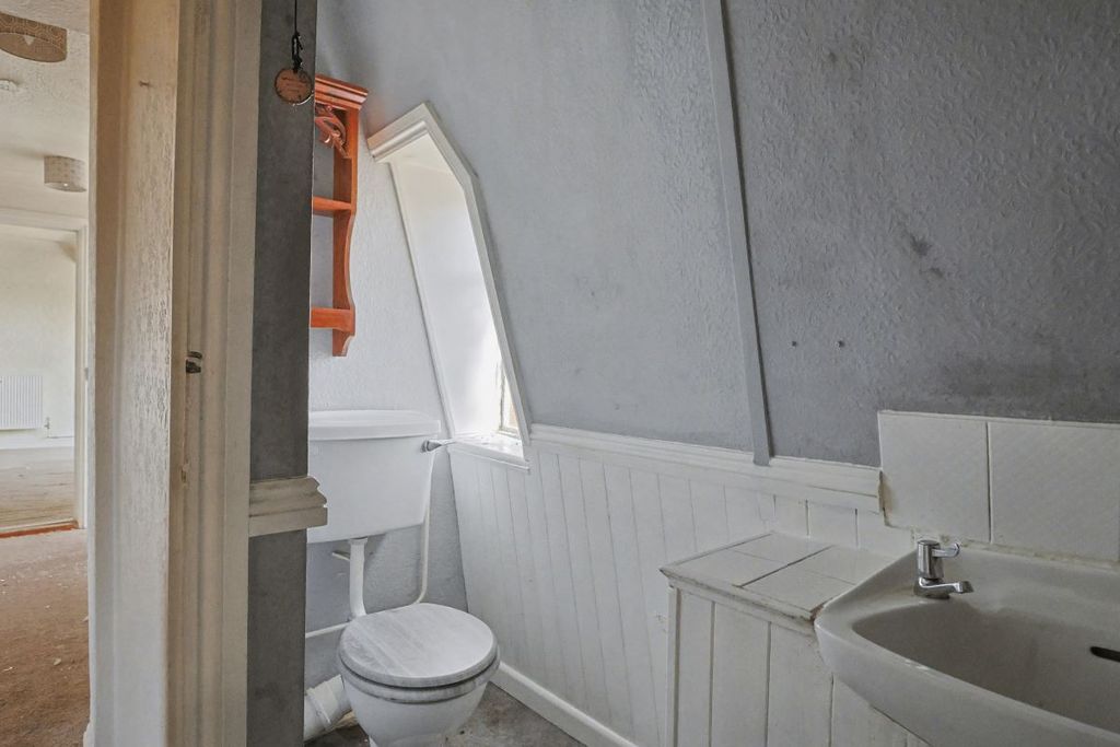 Additional image 11 of 3 bed flat for saleFlat 6 Blandford House, 47 East Street, Blandford Forum, Dorset DT11