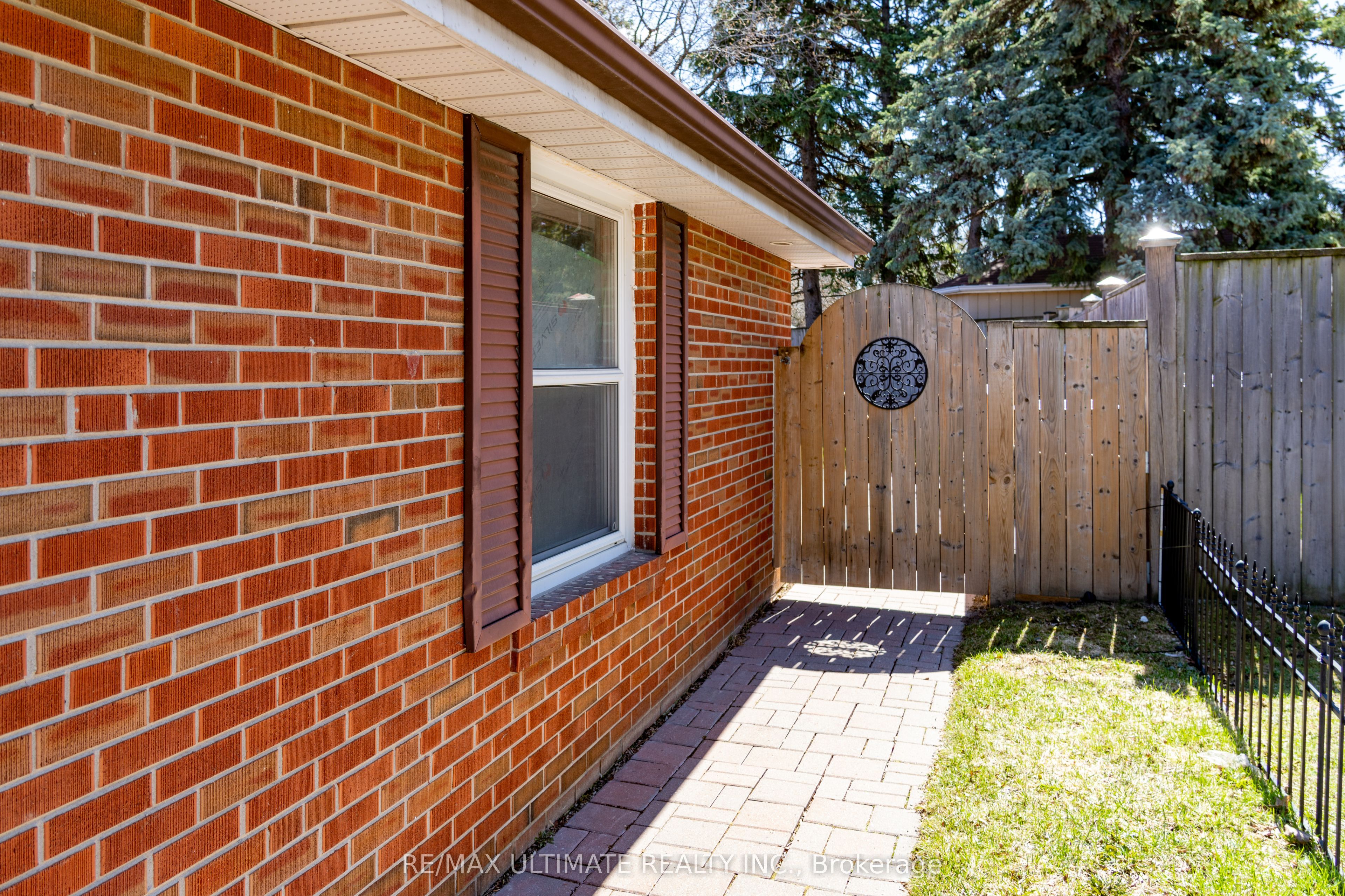 Additional image 5 of 21 Benway Drive, Toronto, ON, M9W 1Z2