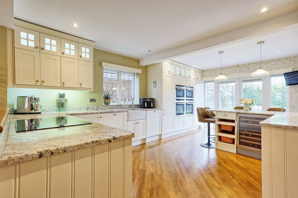 Additional image 6 of 5 bed detached house for salePrime Location - Sylvan Tryst, Billericay CM12
