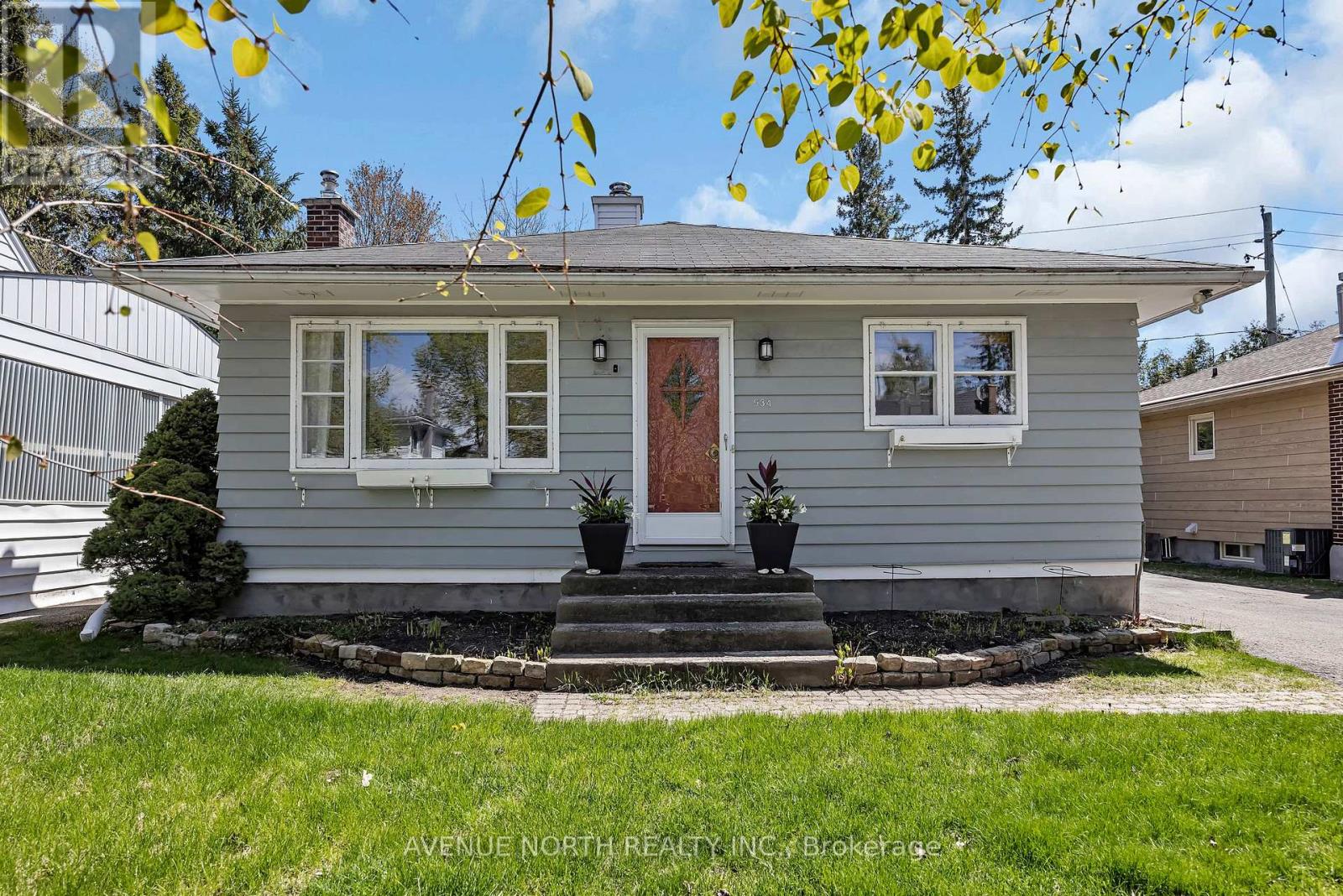 934 WESTON DRIVE