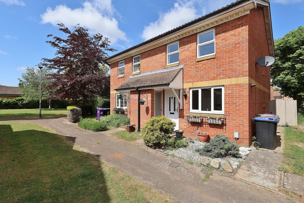 3 bed semi-detached house for saleRye Gardens, Baldock SG7