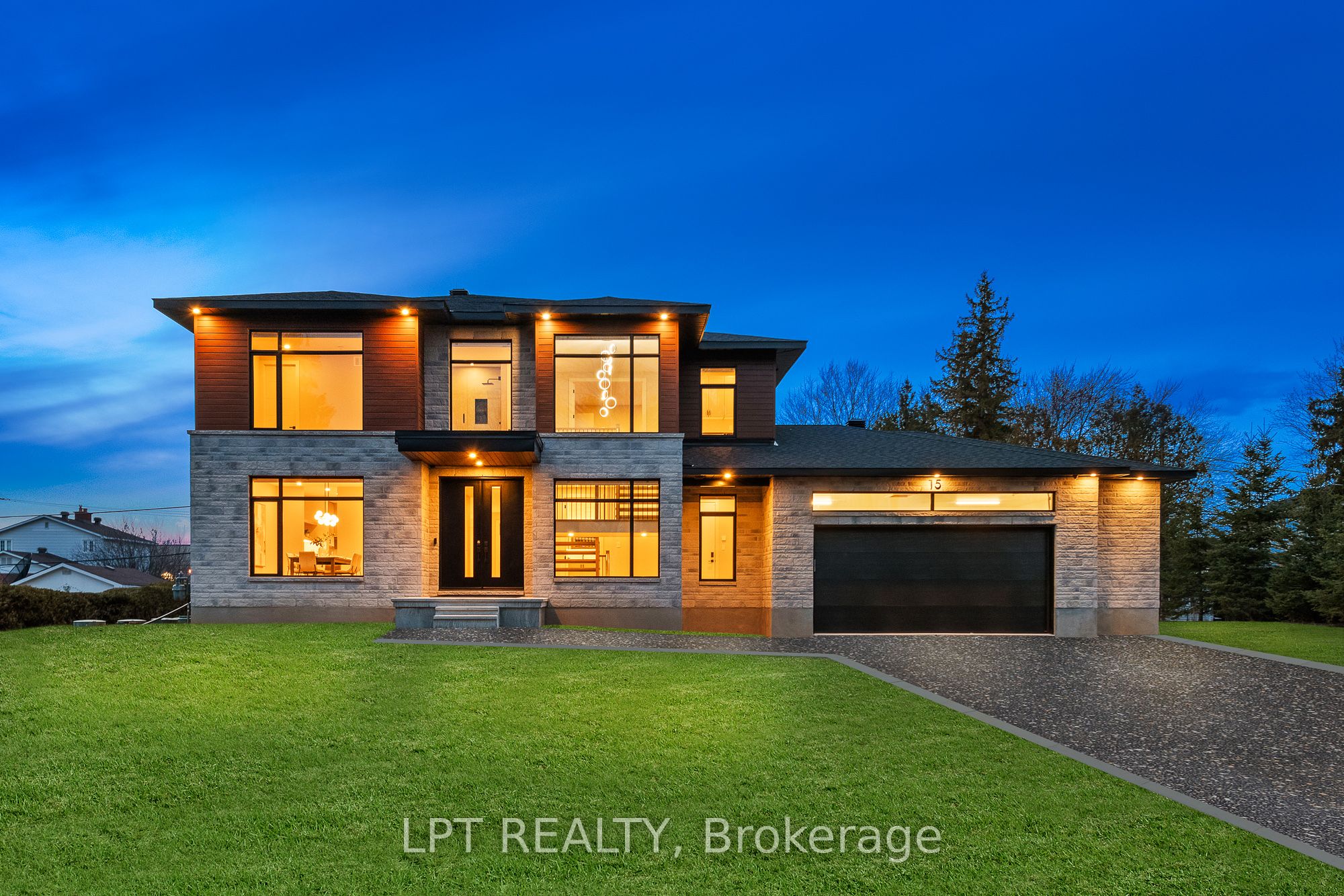 15 Briggs Avenue, Ottawa, ON, K2E 6W5