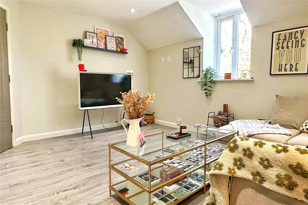 Additional image 4 of 2 bed flat for saleOldham Road, Ashton-Under-Lyne, Greater Manchester OL7