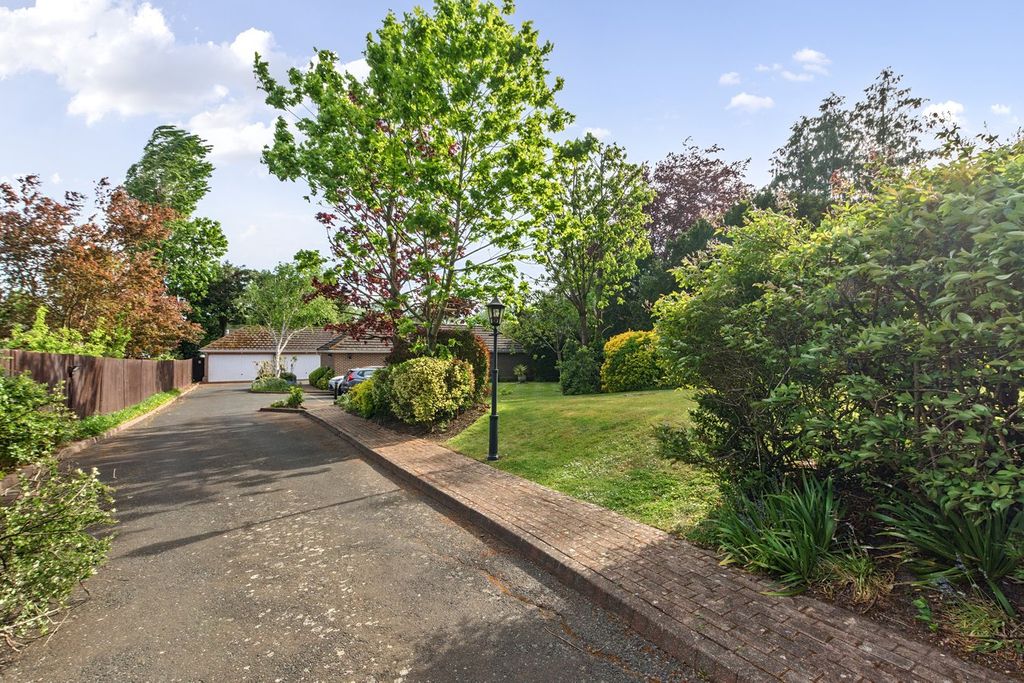 Additional image 13 of 2 bed flat for saleCourt Downs Road, Beckenham BR3