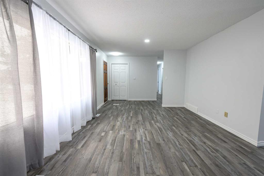 Additional image 6 of 11421 96b Street, Grande Prairie, AB, T8V3M8