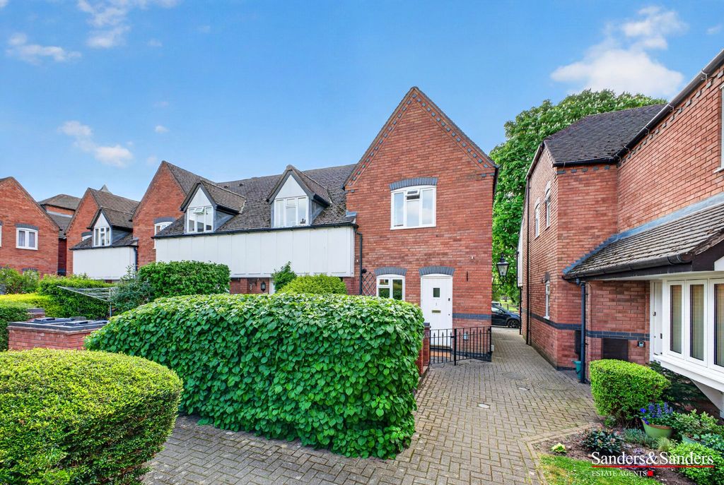 2 bed terraced house for saleGas House Lane, Alcester B49