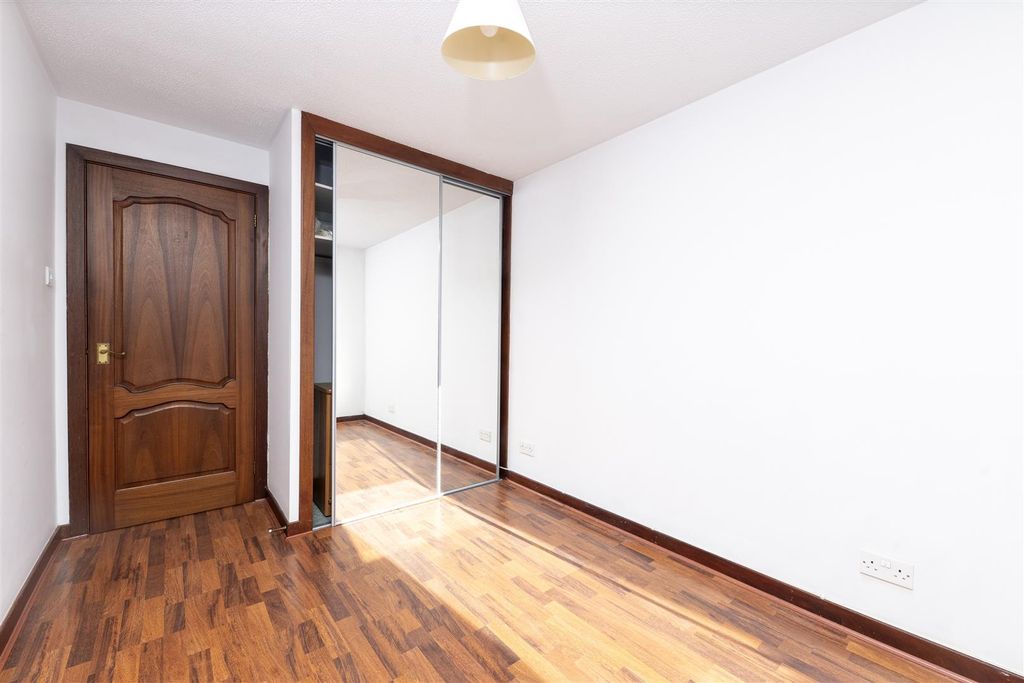 Additional image 11 of 2 bed flat for sale2 Connel Court, Ardconnel Street, Inverness IV2