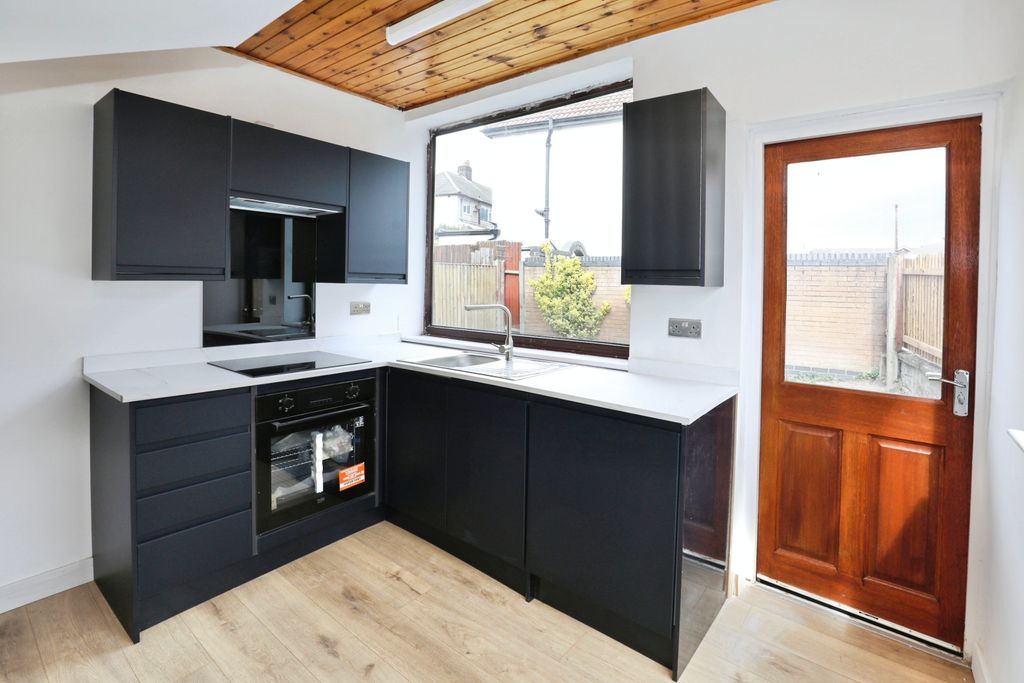 3 bed end terrace house for saleMonfa Road, Bootle L20 photo 4