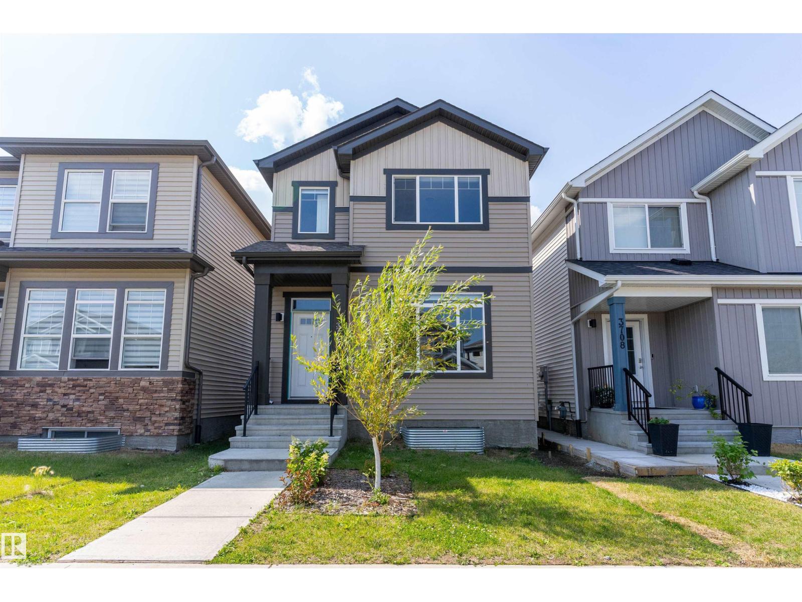 3704 2 Street NW, Edmonton, AB, T6T2L8