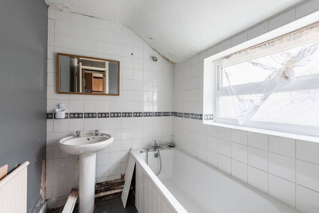 Additional image 12 of 3 bed terraced house for saleSilver Street, Barnetby DN38