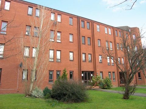 F Phoenix Road, Glasgow G4, Room to rent