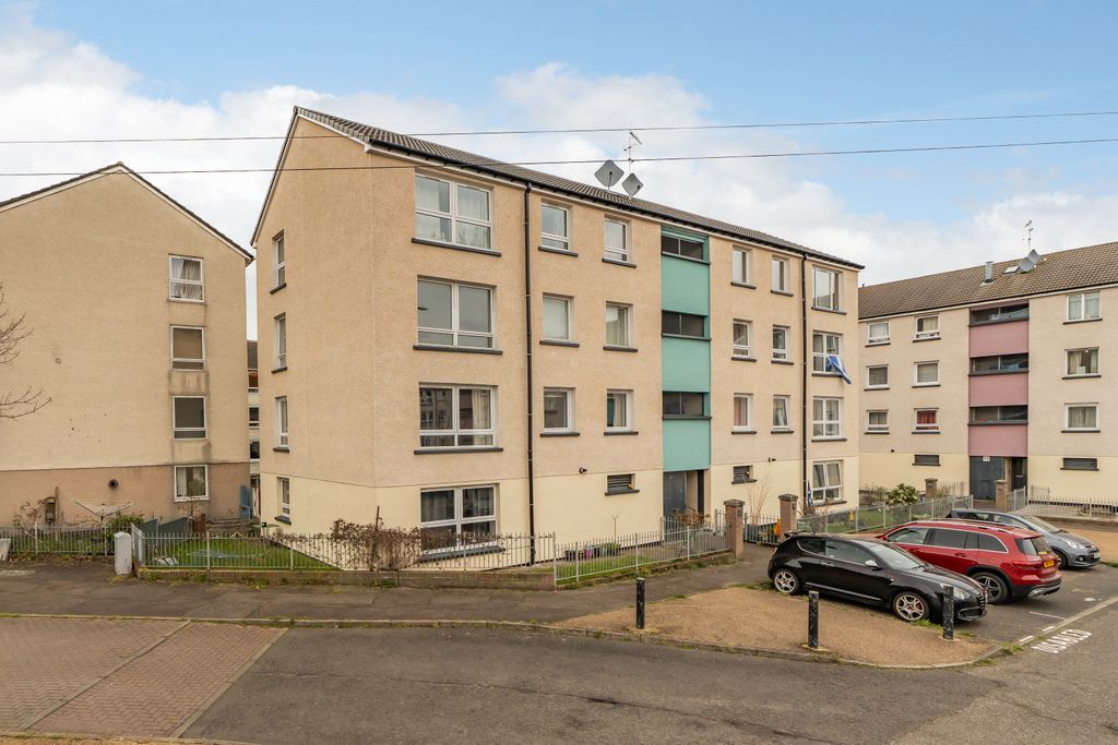 3 bed flat for sale11/3 Westburn Grove, Edinburgh EH14