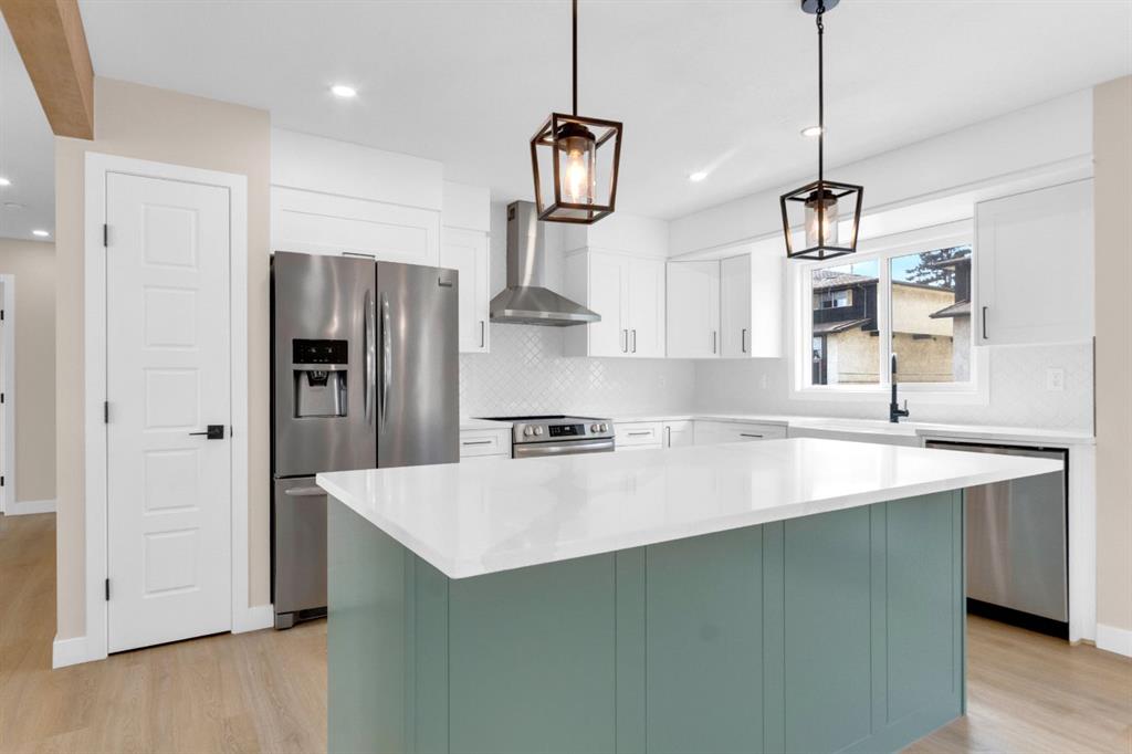 Additional image 3 of 956 Bracewood Rise SW, Calgary, AB, T2W 3C9