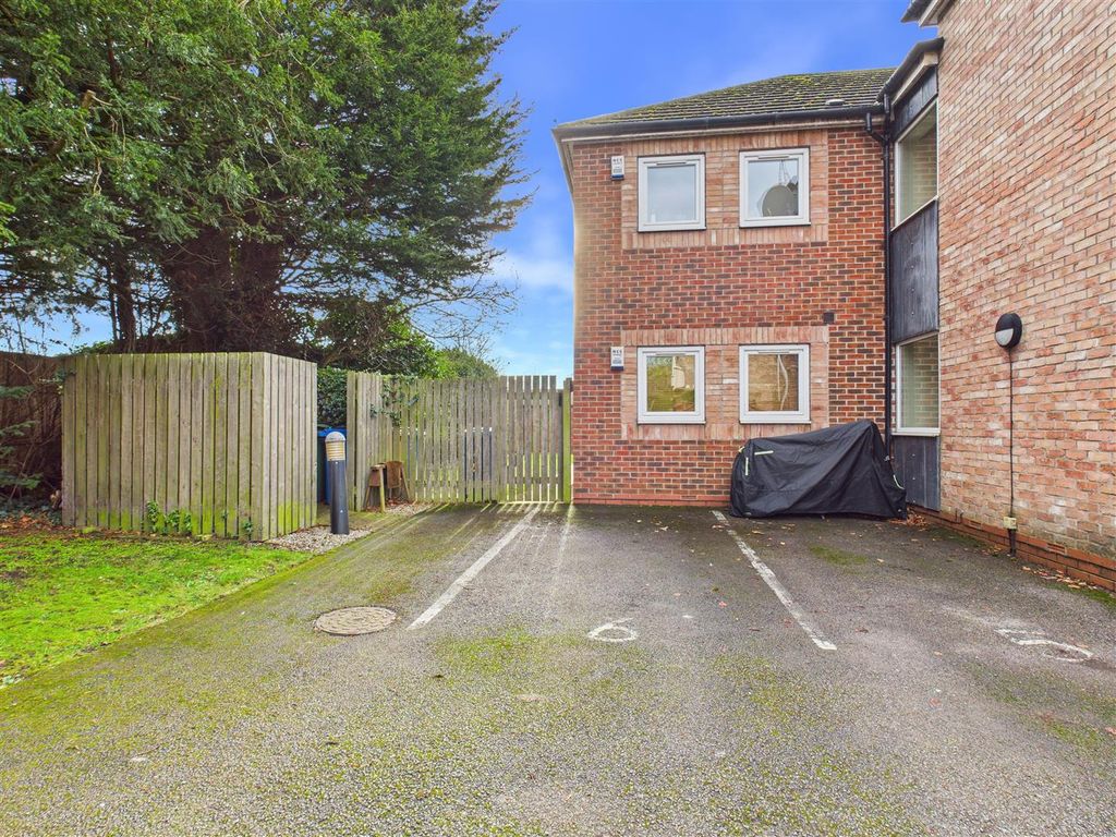 2 bed flat for saleStation Road, Brough HU15 photo 4