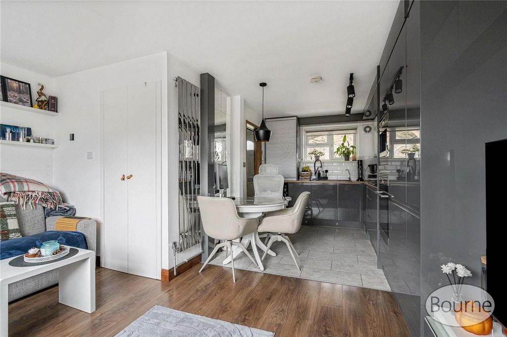 Additional image 12 of 2 bed flat for saleColliers Close, Goldsworth Park, Woking, Surrey GU21