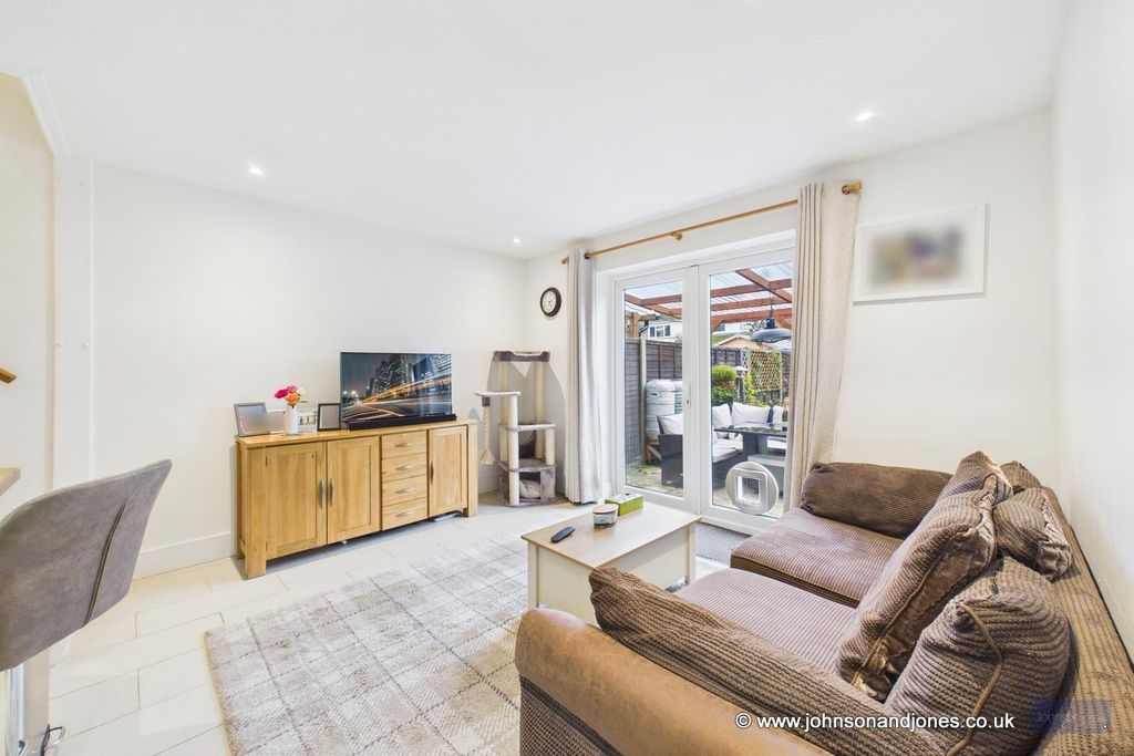 Additional image 6 of 1 bed property for saleCornhill Close, Addlestone KT15