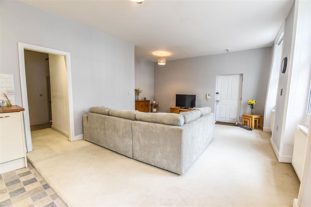 Additional image 9 of 1 bed flat for saleMarybrook Street, Berkeley GL13