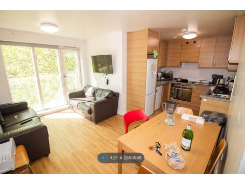 Columbia Lodge, Southampton SO16, Room to rent