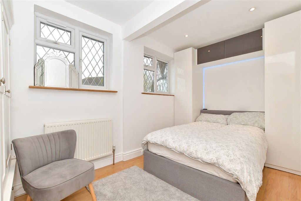 Additional image 10 of 4 bed semi-detached house for saleRoding View, Buckhurst Hill, Essex IG9