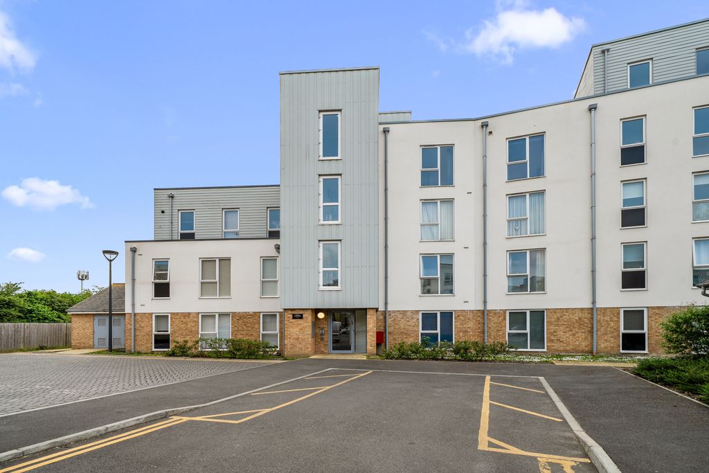Additional image 19 of 2 bed flat for saleHawker Drive, Addlestone, Surrey KT15