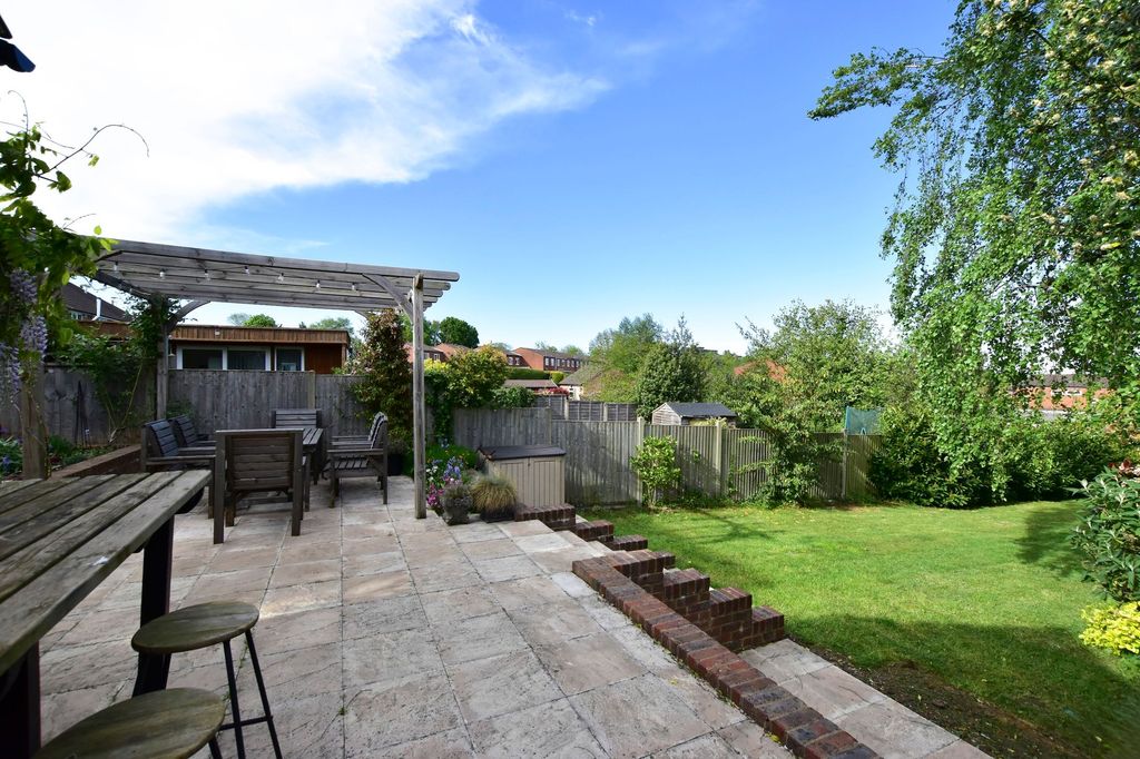 Additional image 34 of 4 bed semi-detached house for saleTibbs Hill Road, Abbots Langley WD5