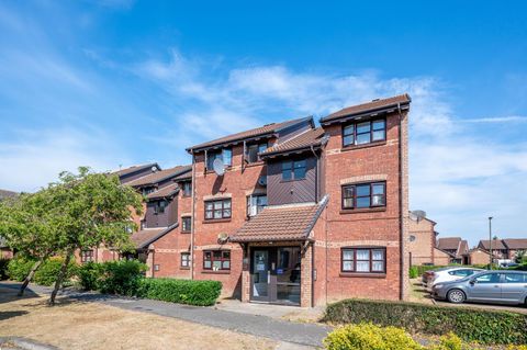 Lowry Crescent, Mitcham CR4