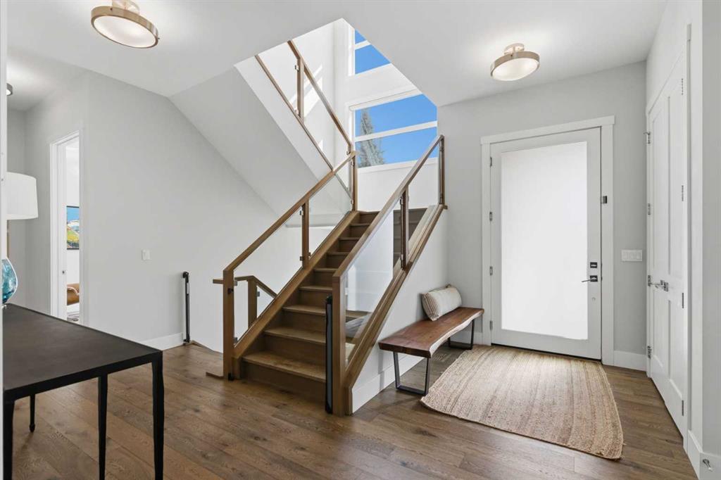 Additional image 5 of 5927 34 Street SW, Calgary, AB, T3E 5L7