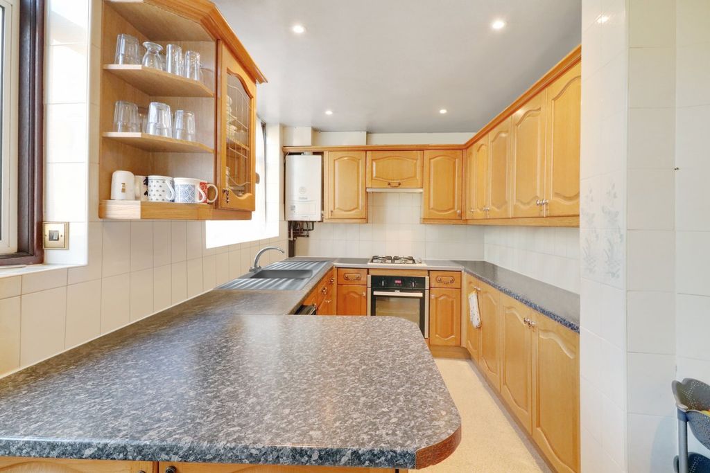Additional image 6 of 5 bed semi-detached house for saleBuck Lane, London NW9