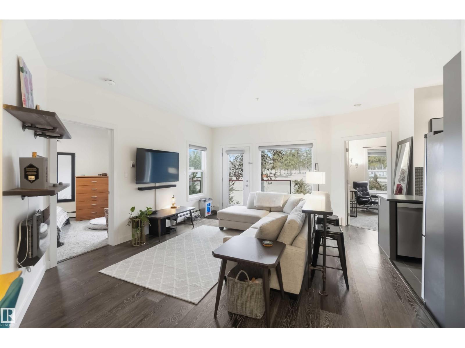 114-10611 117 Street NW, Edmonton, AB, T5H0G6