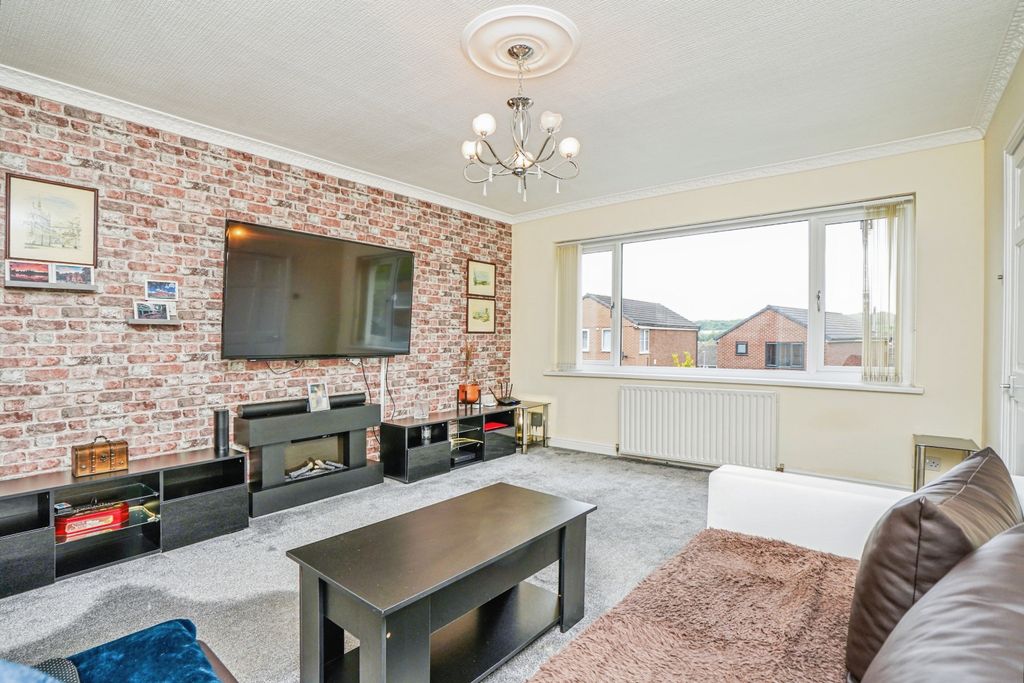 3 bed semi-detached house for saleWheelwright Close, Leeds LS12 photo 3